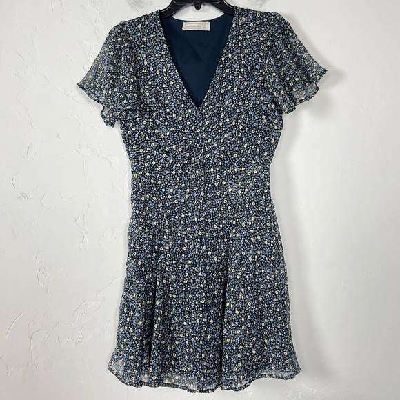 Abercrombie & Fitch Dress Lined Lightweight V‎ Neckline Ditzy Floral All Over - Picture 1 of 12